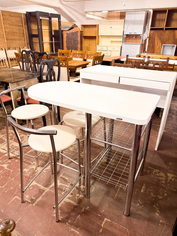 Mesa Alta de Cocina con 3 Banquetas Cromadas