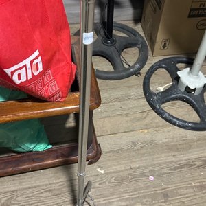 Lote anterior: Bastón de Aluminio Plateado con Tres Patas