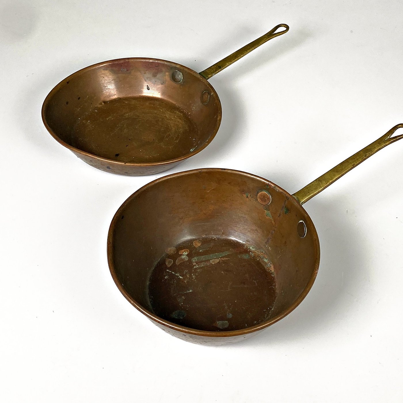 Juego de Dos Sartenes de Cobre y Bronce
