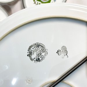 Lote de 4 Platos Decorativos con Escudos Nacionales e Internacionales - Industria Uruguaya - imagen 4
