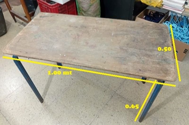 Mesa Infantil Metálica con Tapa de Madera