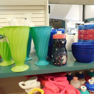 Set de 72 tapers, recipientes plásticos y vasos - imagen 5