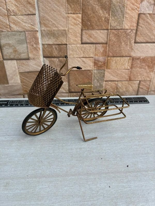 Item 860747 - Image 1