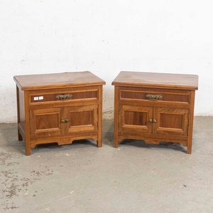 Par de Mesas de Luz Bajas de Madera con Puertas y Cajón - imagen 1