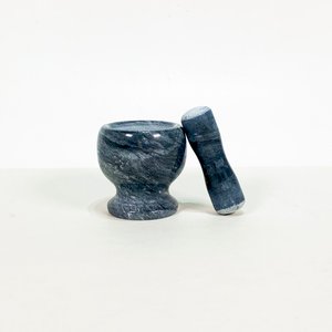 Lote anterior: Mortero de Mármol Negro con Mano - 11 x 10 cm