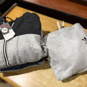 Conjunto de Ropa Deportiva Adidas y Santa Bárbara Outfitters - imagen 1