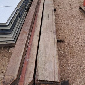 Lote siguiente: 7 Tablas de Madera Dura para Construcción o Bricolaje