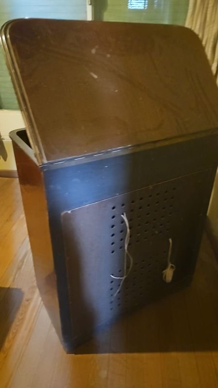 Tocadiscos modelo Carrard: Un reproductor de discos vintage en excelente estado - imagen 4