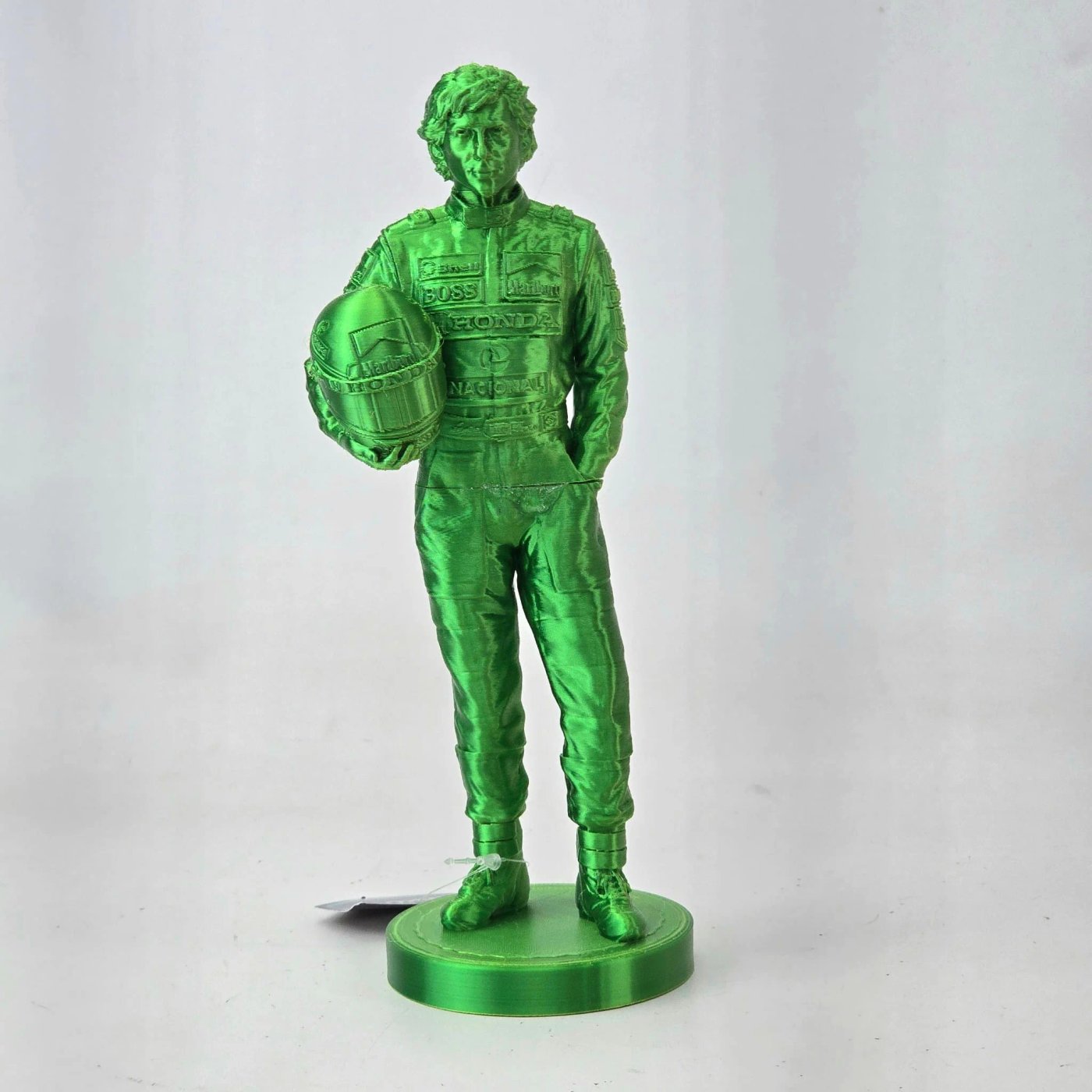 Estatuilla de Ayrton Senna, réplica de plástico - imagen 2