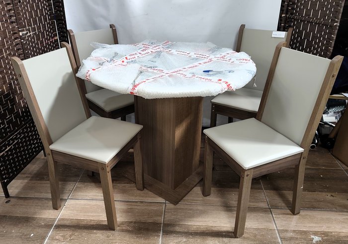 Juego de comedor con mesa y sillas tapizadas - imagen 3