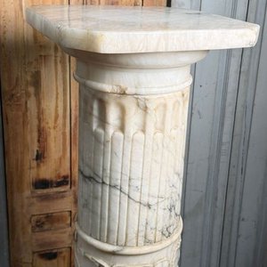 Gran Pedestal de Mármol con Diseño de Frutas - imagen 2