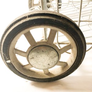 Carro de feria plegable con ruedas y manija de madera - imagen 4