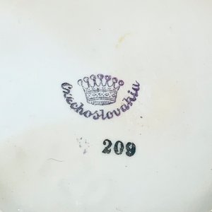 Juego de Aceiteras, Vinagrera y Saleros de Porcelana Checoslovaca con Monogramas Plateados - imagen 6