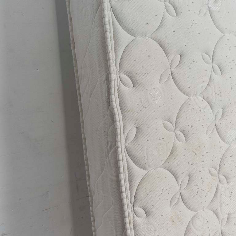 Colchón de 1 plaza duciel color blanco con manchas - imagen 2