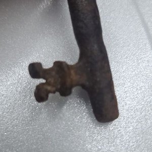 Llave Antigua de Hierro Forjado, Más de 100 Años - imagen 2