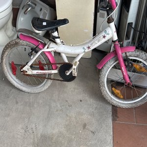 Lote siguiente: Bicicleta Infantil Blanca y Rosa