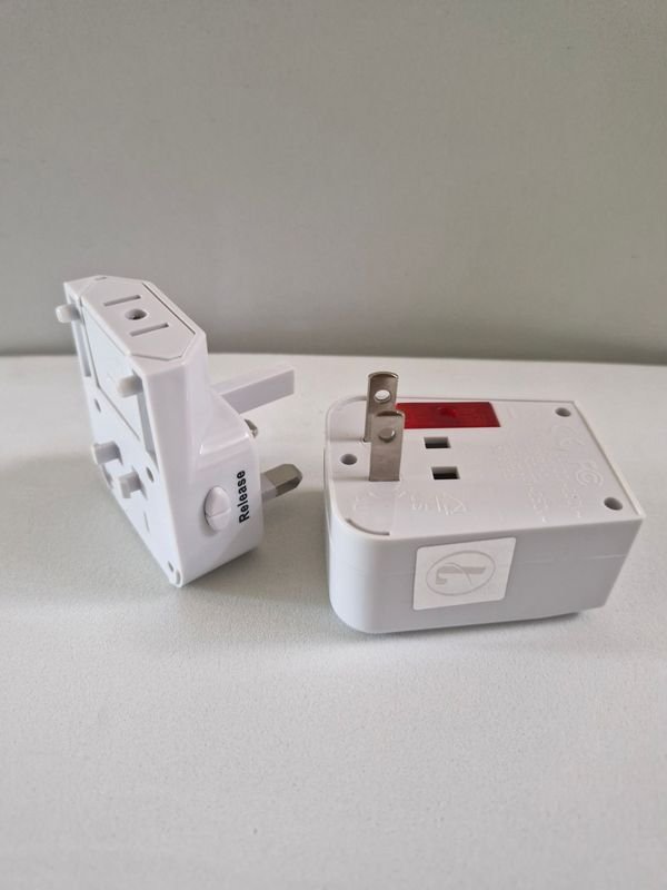 Adaptador Universal de Viaje para Viajes Internacionales - imagen 4