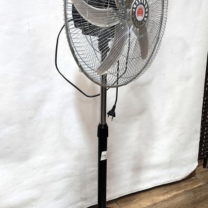 Ventilador de Pie con Aspas Metálicas y 3 Velocidades - imagen 3
