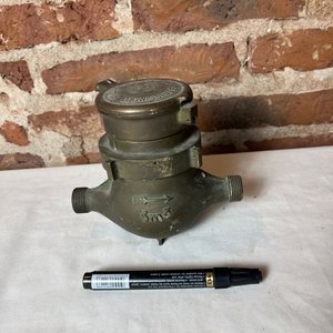Antiguo Contador de Agua de Bronce Macizo LUDWIGSHAFEN - imagen 4
