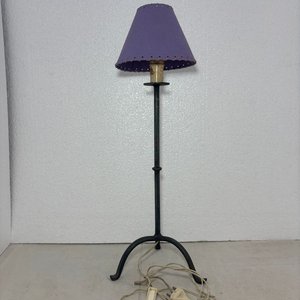 Velador de Pie con Pantalla Lila y Base de Hierro - imagen 8