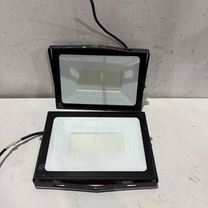 Lote siguiente: 2 Reflectores LED Potentes para Exterior
