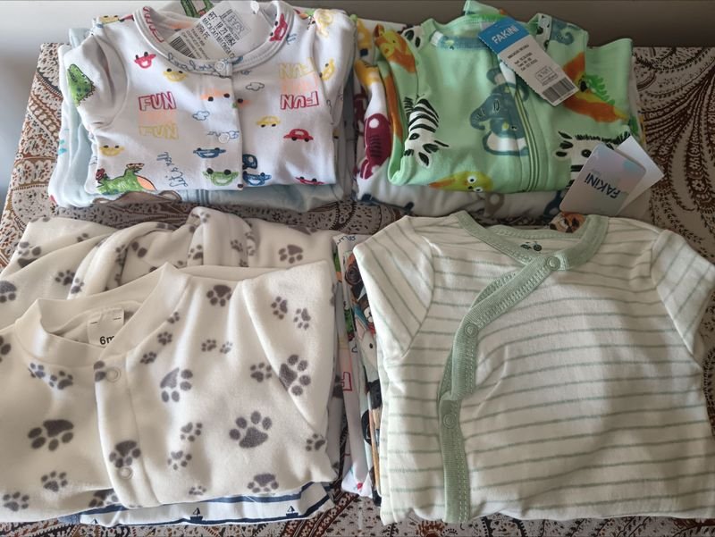 Lote siguiente: Lote de ropa para bebé varón