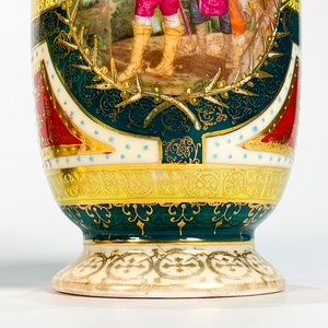 Par de Ánforas de Porcelana Royal Vienna con Escenas Galantes - imagen 3