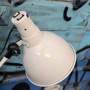 Lámpara de Pie Blanca Moderna con Ruedas - imagen 3