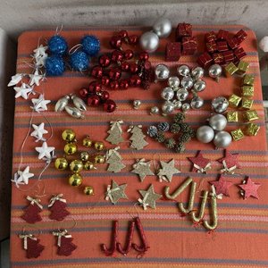 Lote de Adornos Navideños: Bolas, Estrellas, Moños y Más - imagen 5