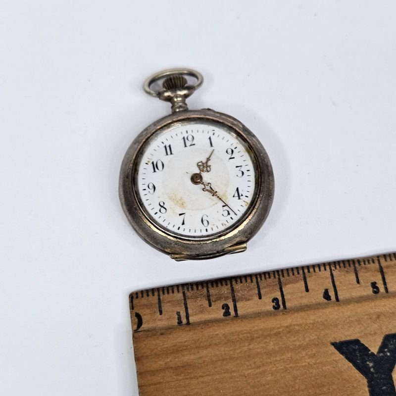 Antiguo reloj a cuerda con tapa interior sellada - imagen 2
