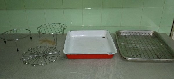 Asaderas de Aluminio y Esmaltada con Rejilla y Posa Fuentes - imagen 1