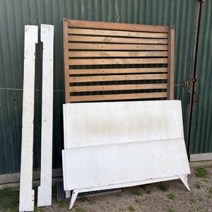 Lote siguiente: Cama de 2 Plazas Antigua de Madera y Metal