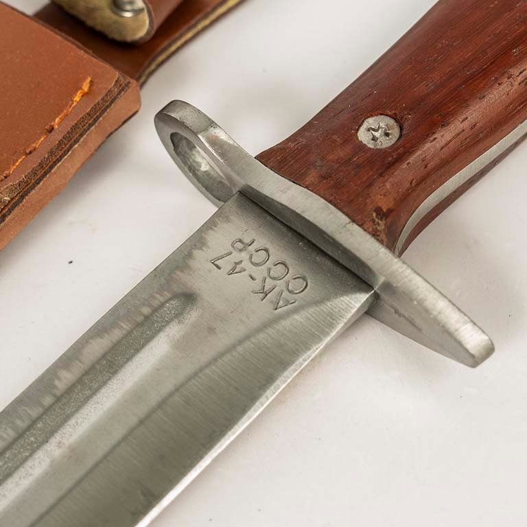 Bayoneta AK47 con vaina y cuchillo - imagen 2