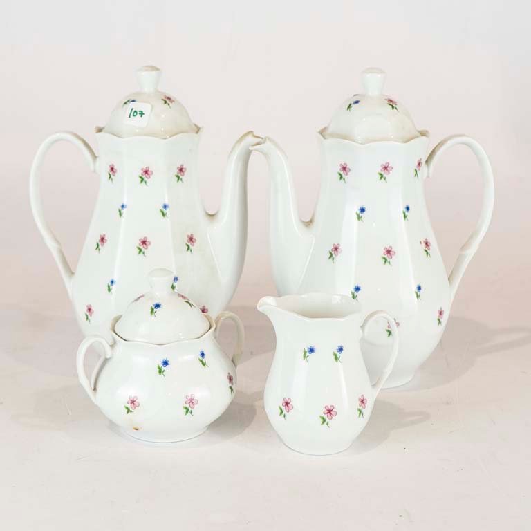 Lote siguiente: Servicio de porcelana polaca de 4 piezas