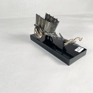 Mini Carreta Decorativa en Plata de Ley sobre Base Negra - imagen 3