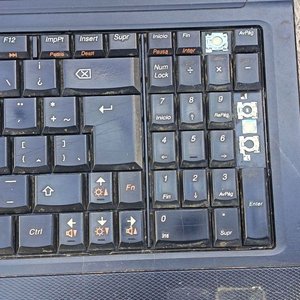 Notebook Lenovo G560  con Detallles a la Vista / Tablet View Sonic Modelo VS14445 con funda protectora / En ambos casos Sin Cargador de Bateria y cableados Se Venden a la Vista - imagen 8