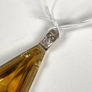 Colgante de Oro con Piedra Topacio y Detalles de Diamantes - imagen 3