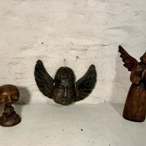 Lote de 4 Adornos de Ángeles y Figuras de Madera Tallada - imagen 1