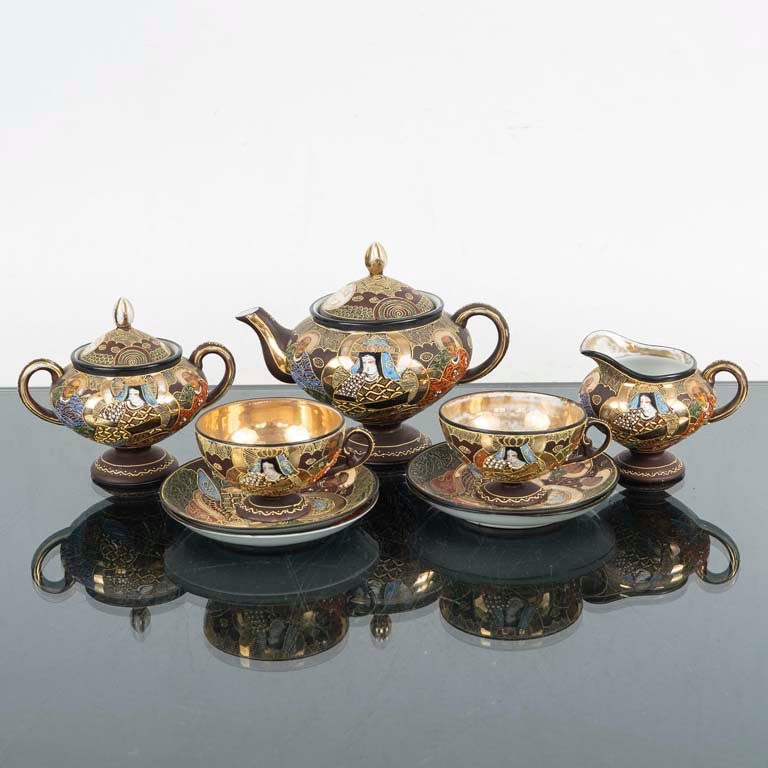 Lote siguiente: Piezas de porcelana oriental de alta calidad