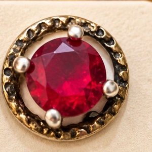 Par de Aros Plata 925 con Cristales Rojo Rubí Facetados - imagen 4