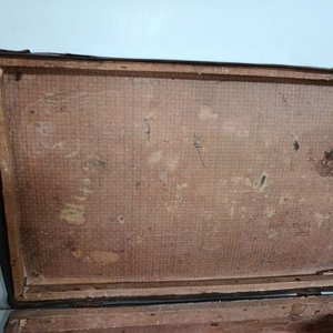 Valija Antigua Marrón de Cuero con Herrajes Metálicos - imagen 5