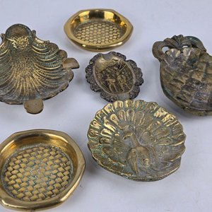 Lote de Antiguos Ceniceros de Bronce y Metal - imagen 2