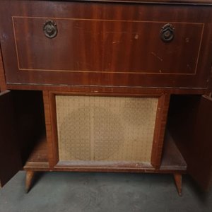 Antiguo Mueble Tocadiscos de Madera - imagen 3