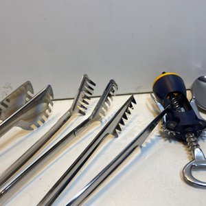 Lote de Cubiertos y Bazar de Cocina: 62 Cubiertos, Coladores, Jarra y Utensilios Varios - imagen 7
