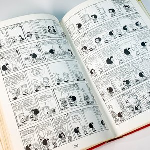 Todo Mafalda de Quino: Tomo Completo con Tapa Amarilla y Naranja - imagen 4