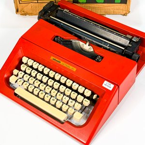 Máquina de Escribir Olivetti Lettera 30 Roja Vintage - imagen 2