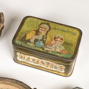 Lote de 8 piezas: Ánfora decorativa, caja antigua, termómetro, figuras y más - imagen 5