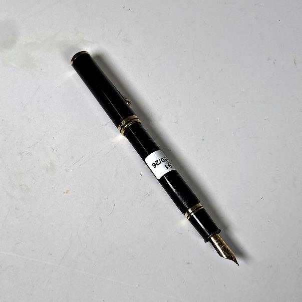 Pluma Fuente Sheaffer con Plumín de Oro 18k