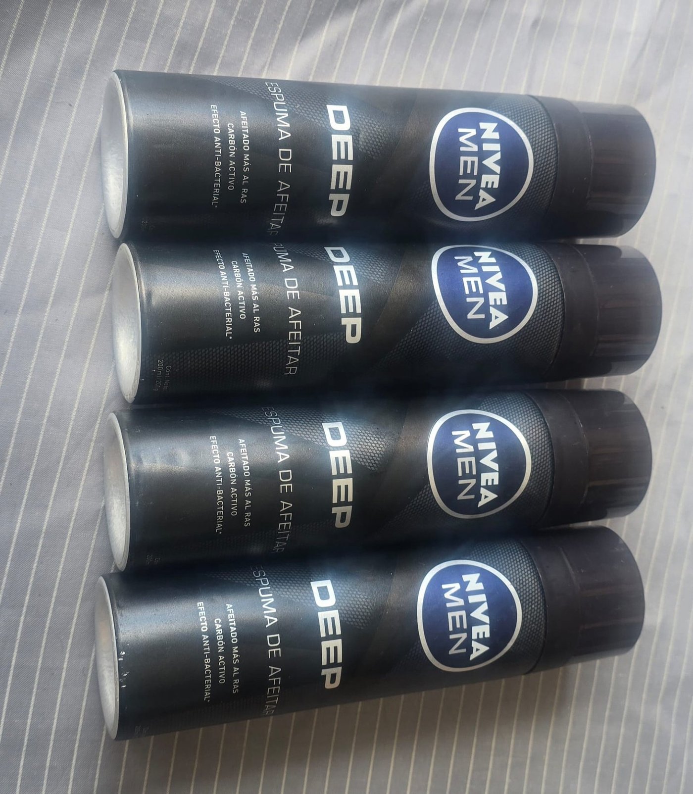 Espumas de Afeitar Nivea Deep Pack x4