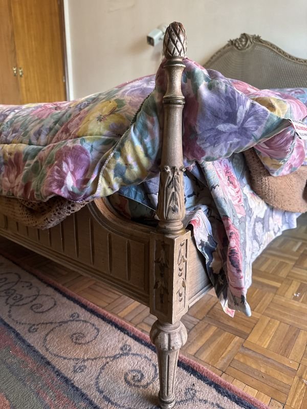 Cama de 2 plazas estilo Luis XVI respaldo esterillado - imagen 3